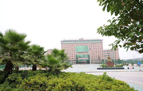 四川省广汉市职业中专学校