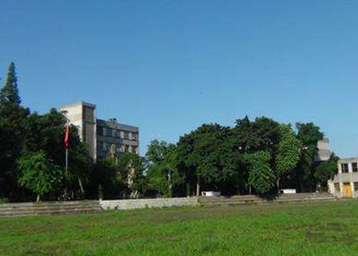 泸州市财经学校