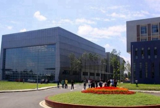 成都工业学院