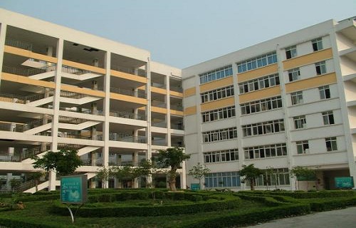 新津县职业高级中学